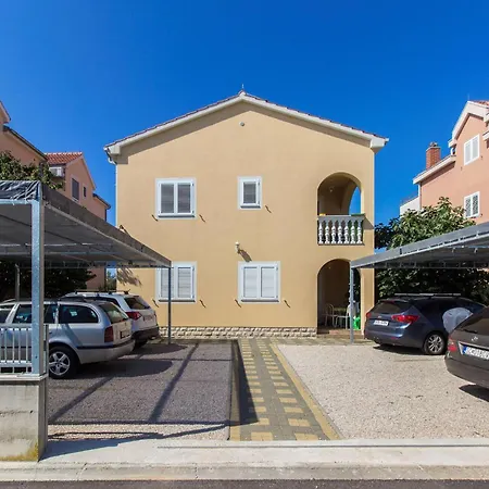 Appartement 1 Bedroom Amazing In *